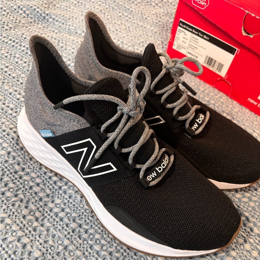 NIB New Balance Fresh Foam Roav Running Shoe